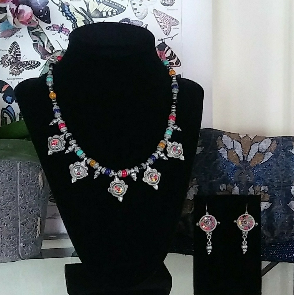 Necklace and earring set